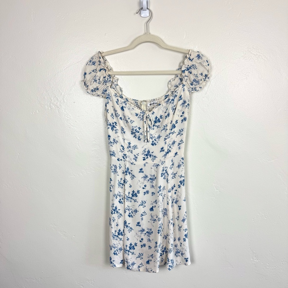 Reformation White Blue Floral Mini Dress Puff Sleeve Cottagecore Milkmaid Size 4